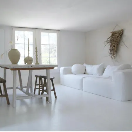 Ni Fravi Apartments, West Appartement *