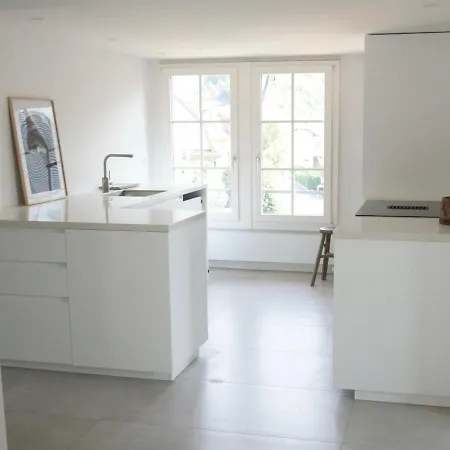 Ni Fravi Apartments, West Appartement