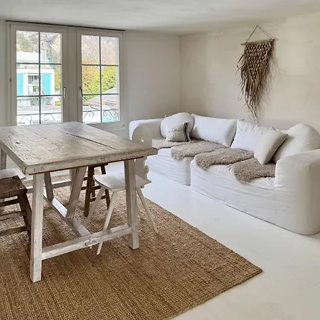 Ni Fravi Apartments, West *