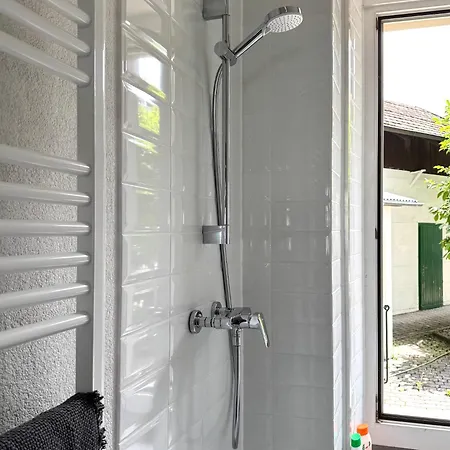Ni Fravi Apartments, West Апартаменты