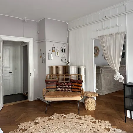 Ni Fravi Apartments, West Appartement