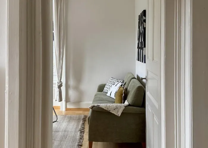 Ni Fravi Apartments, West *