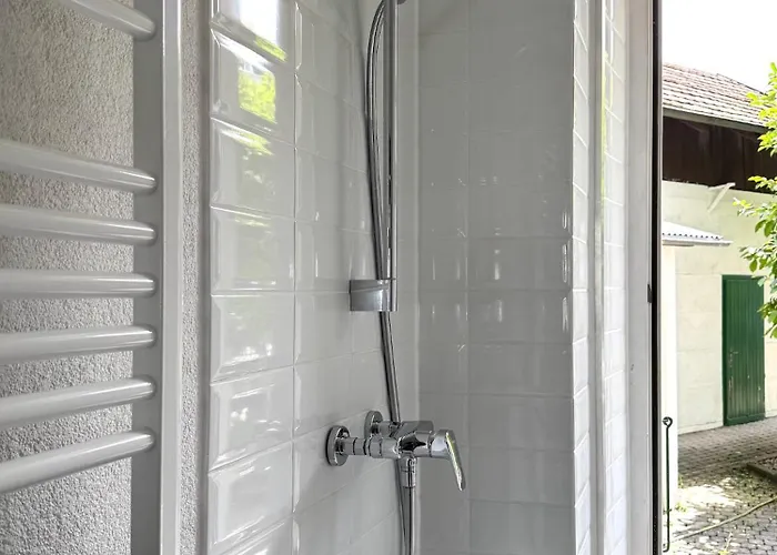 Ni Fravi Apartments, West Appartement